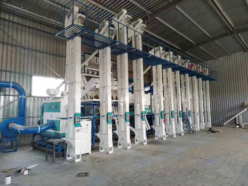 江蘇鹽城射陽縣50噸大米成套加工設(shè)備安裝調(diào)試完畢